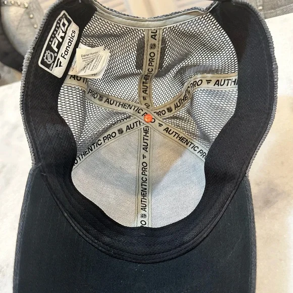 Vegas Golden Knights Fanatics Stanley Cup Champions Locker Room Snapback Hat Cap - Picture 6 of 8